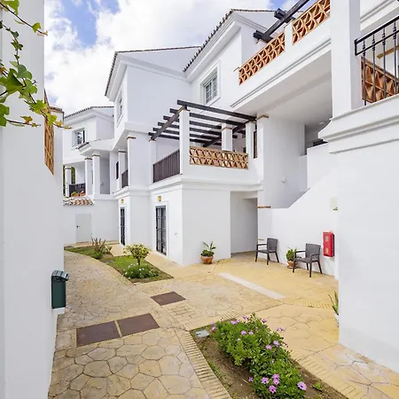 Cubo's Duplex Mami Lauro Golf Apartment *