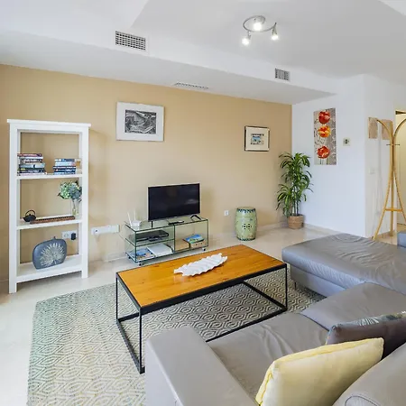Cubo's Duplex Mami Lauro Golf Apartment